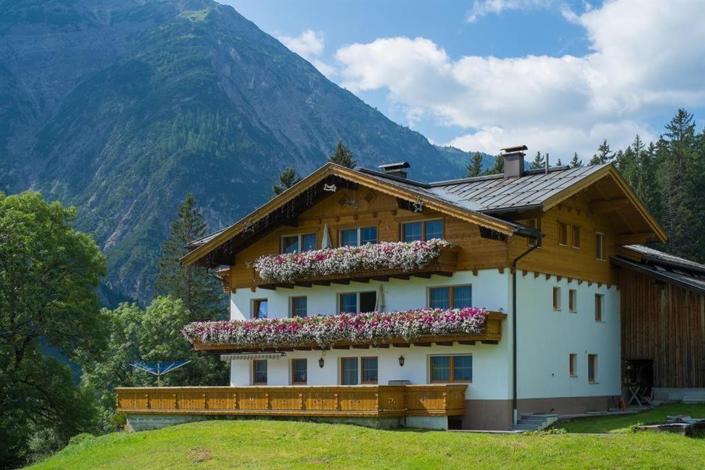 Landhaus Gföllberg Lägenhet Holzgau Exteriör bild